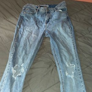 ROEBUCK & CO RIPPED SKINNY JEANS